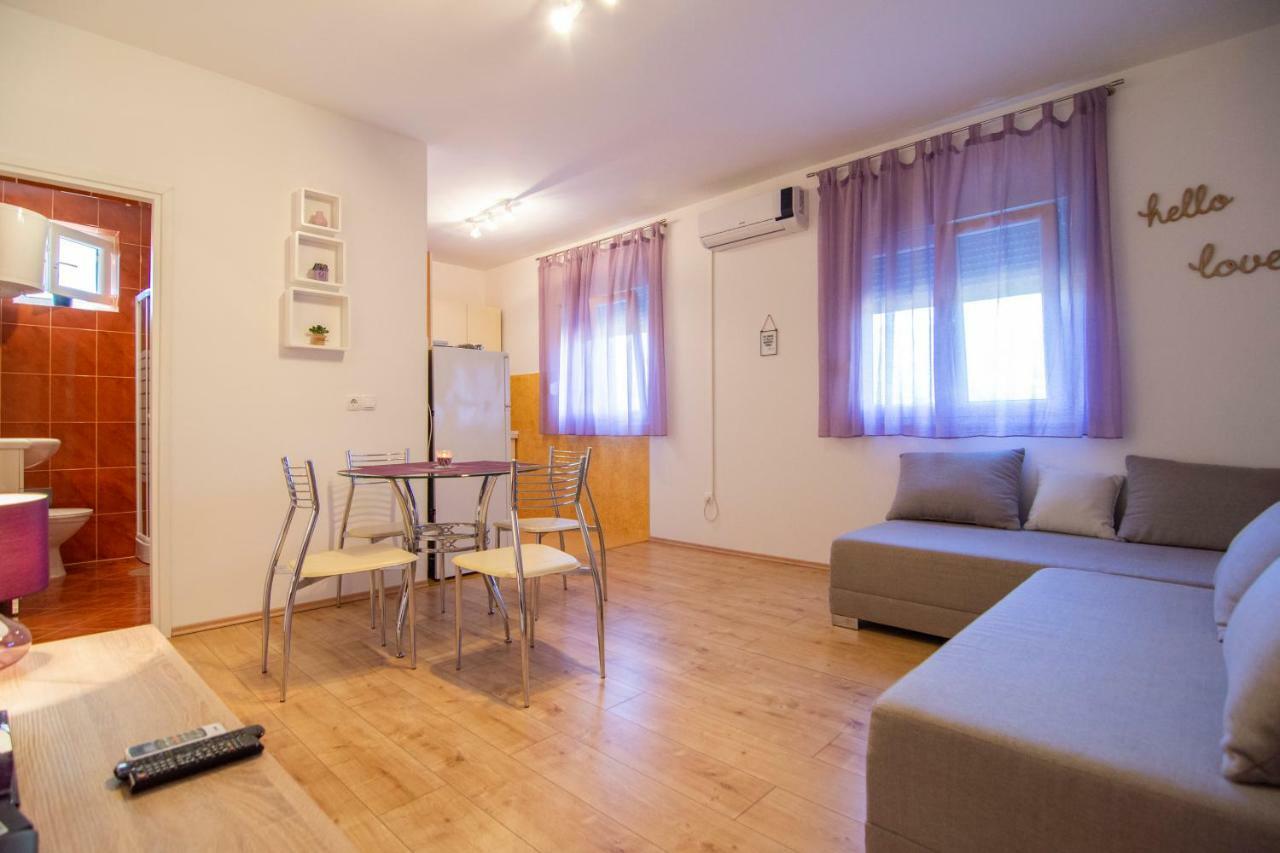 Apartmani Perkovic Gustirna ภายนอก รูปภาพ