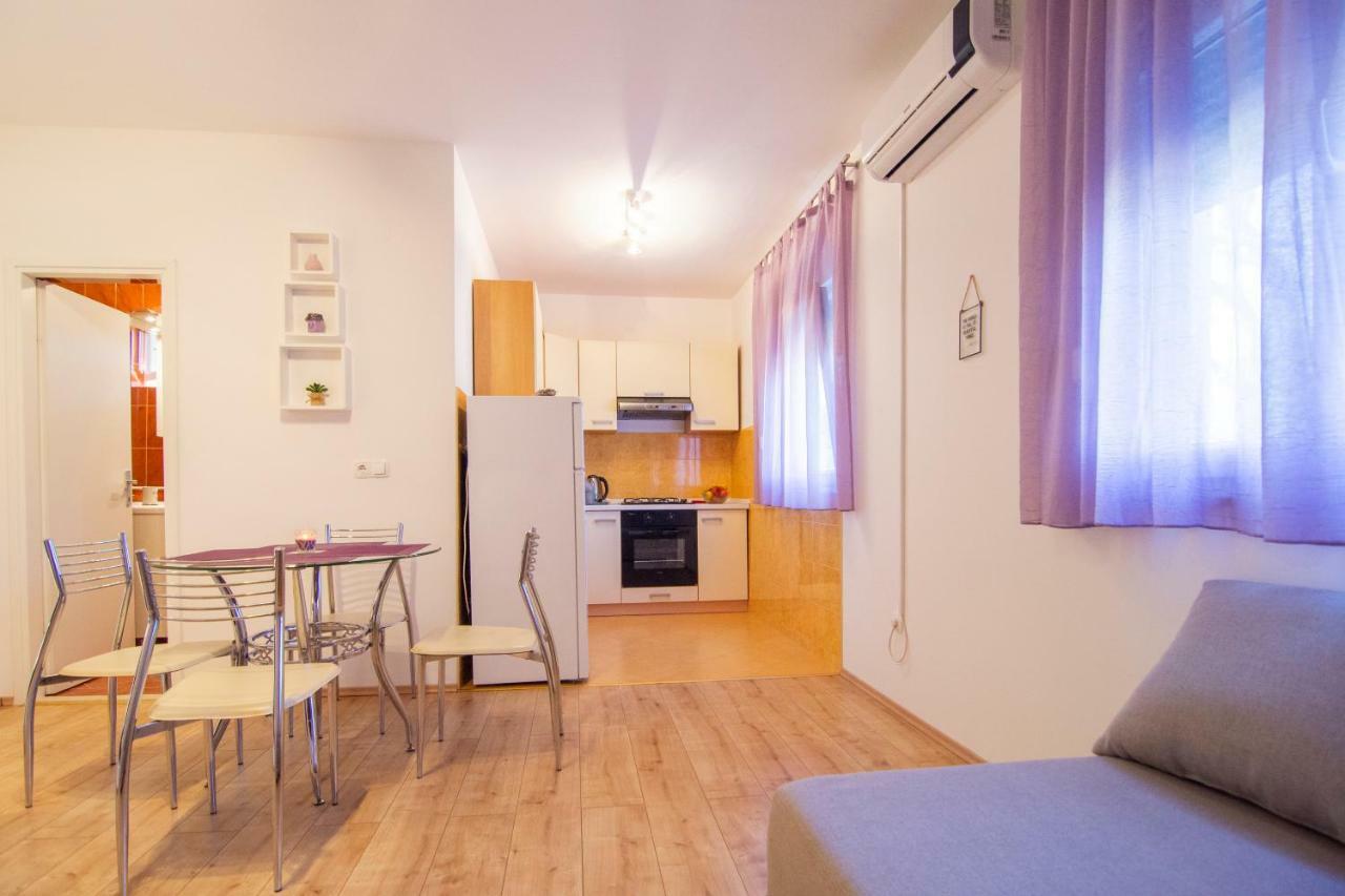 Apartmani Perkovic Gustirna ภายนอก รูปภาพ